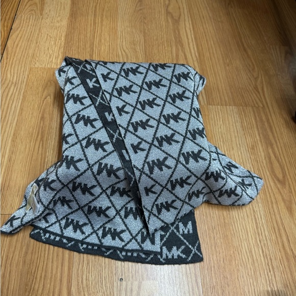 Michael Kors .  Black and Gray Logo Scarf - Picture 1 of 2
